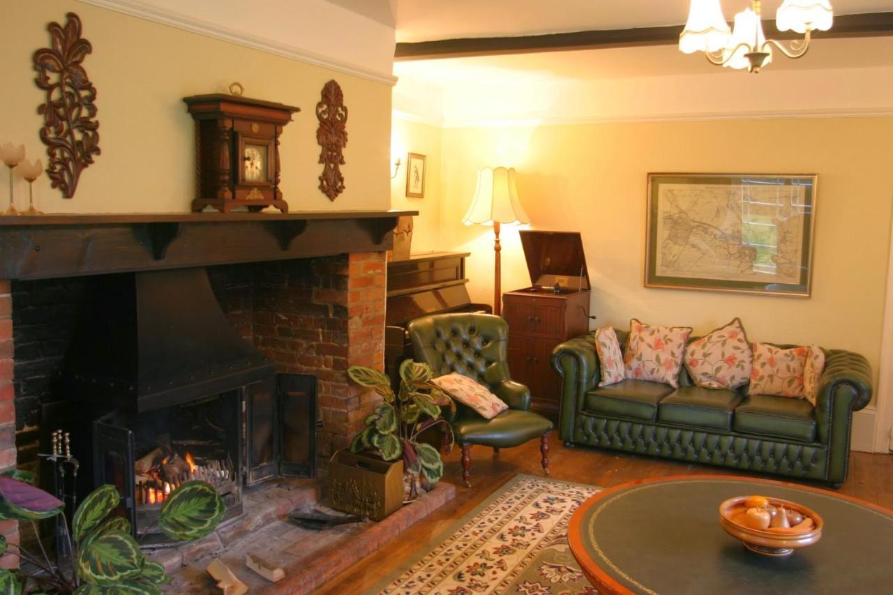 Bridge Farmhouse - Eight Ensuite Bedrooms Salisbury Exterior photo