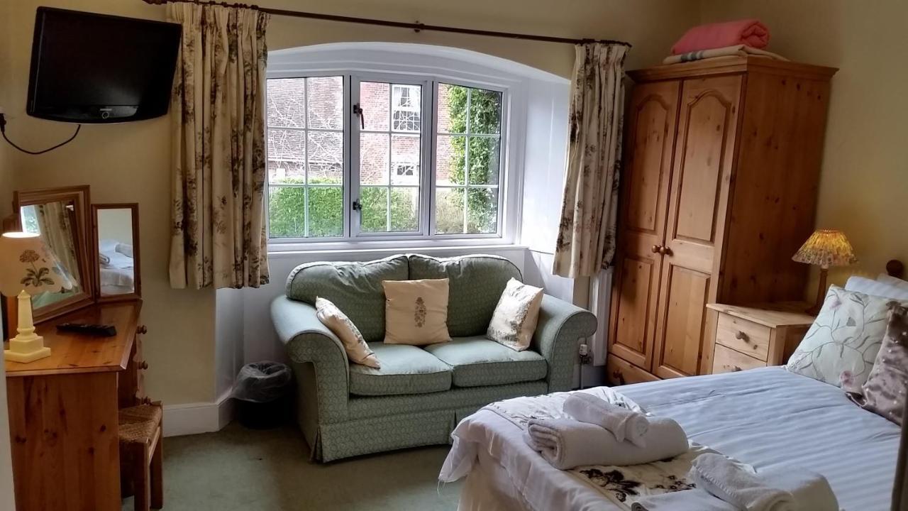 Bridge Farmhouse - Eight Ensuite Bedrooms Salisbury Exterior photo